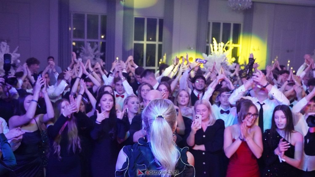 Piękni i Młodzi. Koncert hitem studniówki II LO! Nagrania podbijają internet [WIDEO, ZDJĘCIA]