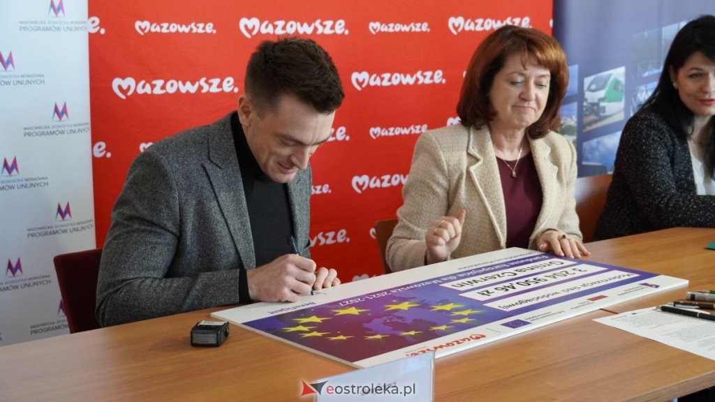 Unijny zastrzyk gotówki dla gminy Czerwin: Ponad 4 mln zł na zdrowie i infrastrukturę! [WIDEO, ZDJĘCIA]