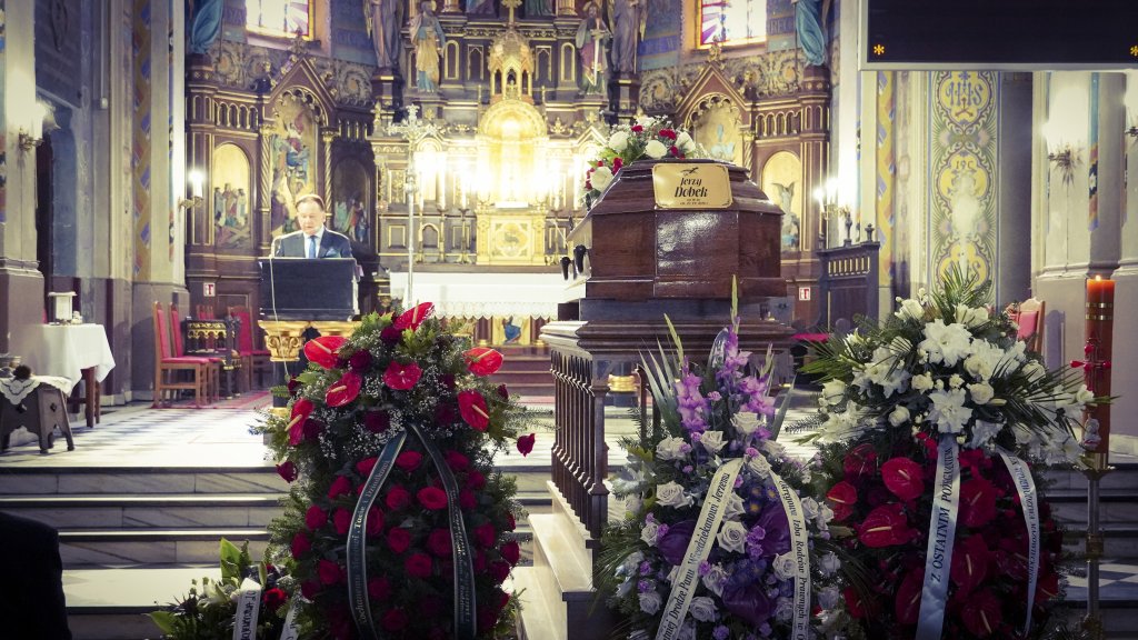 Ostatnie pożegnanie śp. Jerzego Dobka, byłego wojewody i wicemarszałka. "Z oddaniem pracował na rzecz regionu"