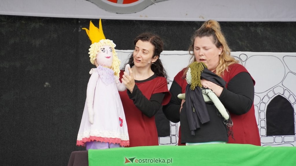 Spektakl „Kto pokona smoka?” na Placu Wolności. Za nami kolejne „Godziny dla rodziny" [ZDJĘCIA, WIDEO]