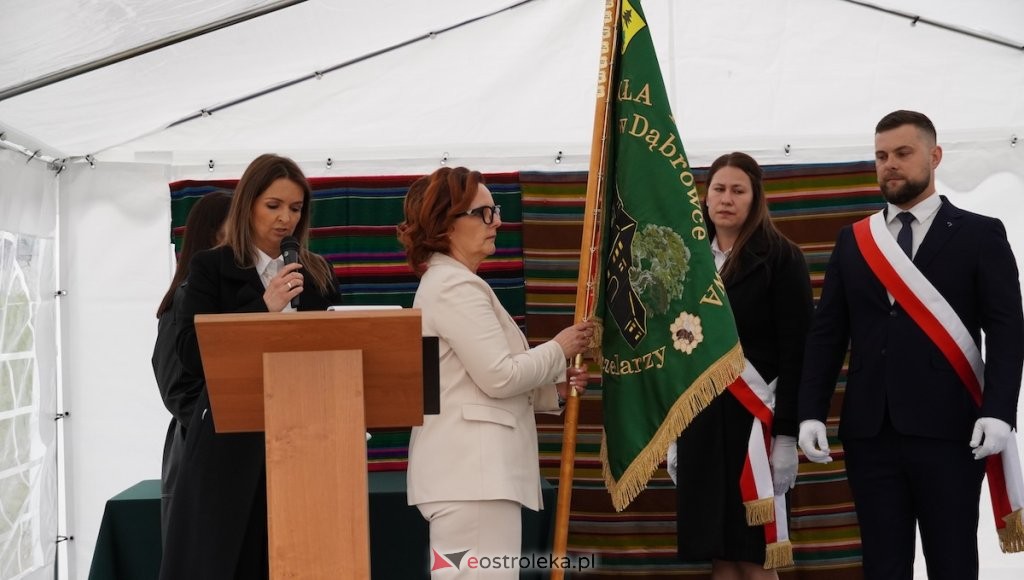 Uroczystość nadania imienia Leśników i Pszczelarzy Szkole Podstawowej w Dąbrówce [ZDJĘCIA, WIDEO]