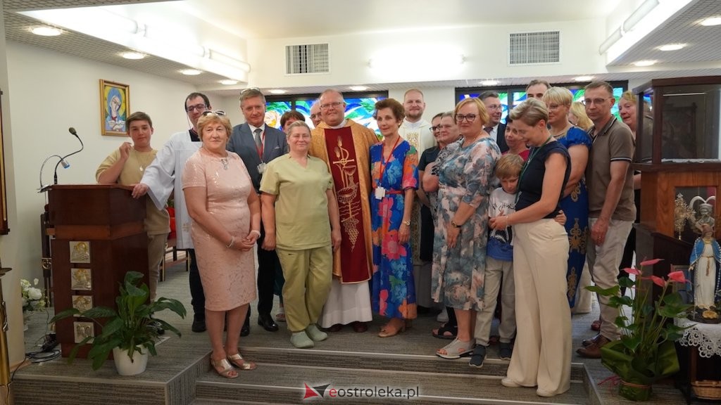„Samemu nie dałbym rady”. Ks. Dariusz Izbicki pożegnał ostrołęcki szpital. Wiemy, kto go zastąpi! [ZDJĘCIA]