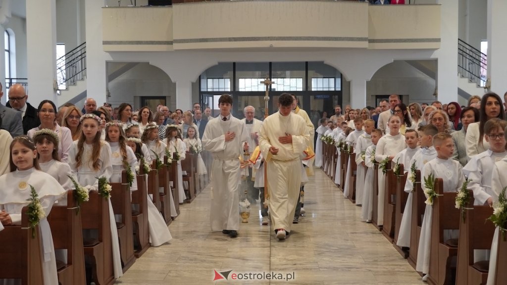 Pierwsza Komunia Święta w parafii pw. św. Franciszka z Asyżu w Ostrołęce [ZDJĘCIA, WIDEO]
