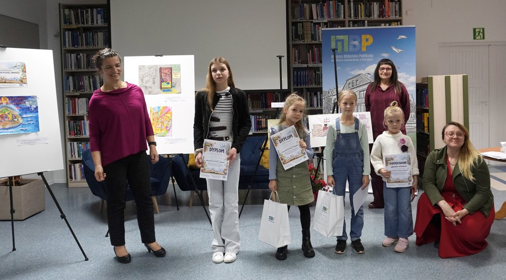 „Moja Bezpieczna Przystań - Biblioteka”. W Ostrołęce wręczono nagrody w konkursie artystycznym [ZDJĘCIA]