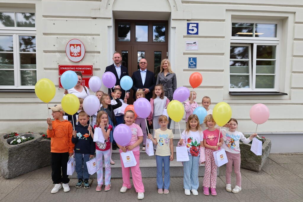 Przedszkolaki przejęły władzę w starostwie. Wyjątkowy Dzień Dziecka w urzędzie [ZDJĘCIA]