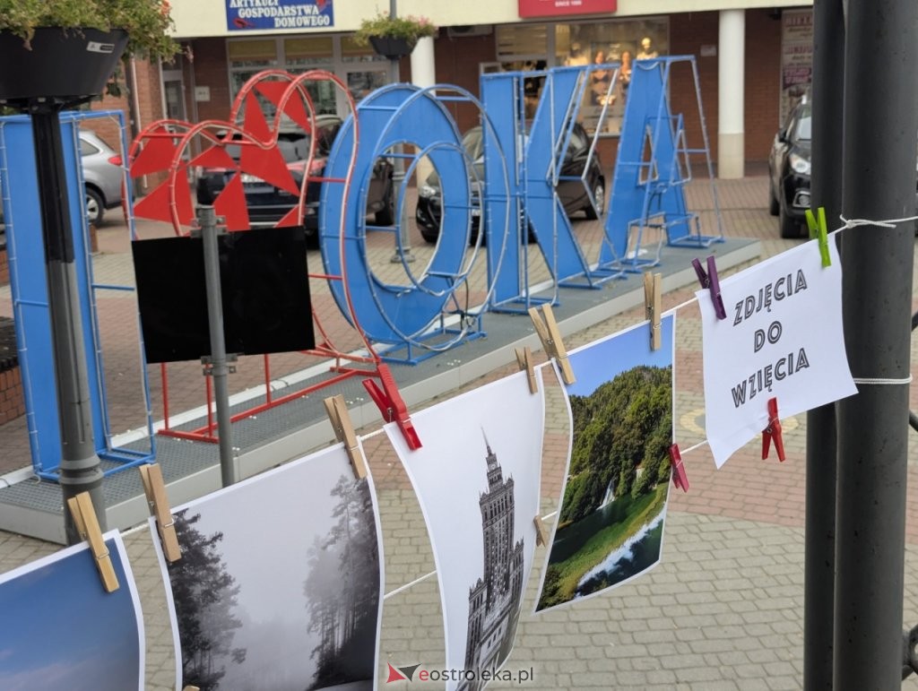 Nie chcieli lajków. Rozdawali swoje fotografie mieszkańcom Ostrołęki [WIDEO, ZDJĘCIA]