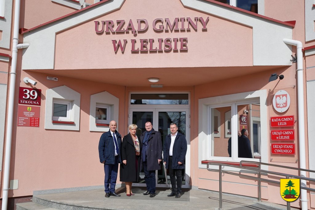 Wicemarszałek z wizytą w gminie Lelis. Sprawdzał lokalne inwestycje! [ZDJĘCIA]
