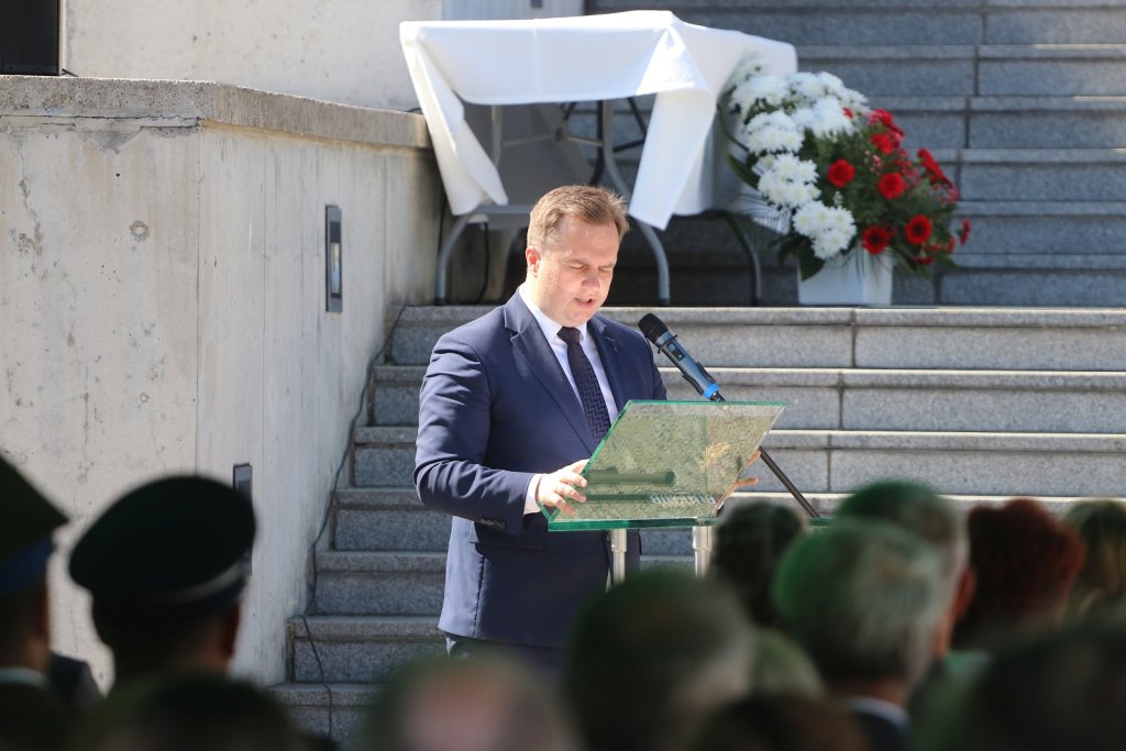 Rocznica Bitwy pod Ostrołęką. "Tutaj polski żołnierz stanął do nierównej walki" [WIDEO, ZDJĘCIA]