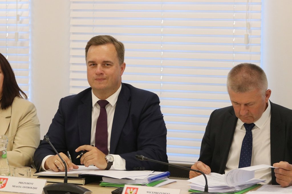Radni zdecydowali w sprawie wotum zaufania dla prezydenta Ostrołęki. Jednogłośnie!