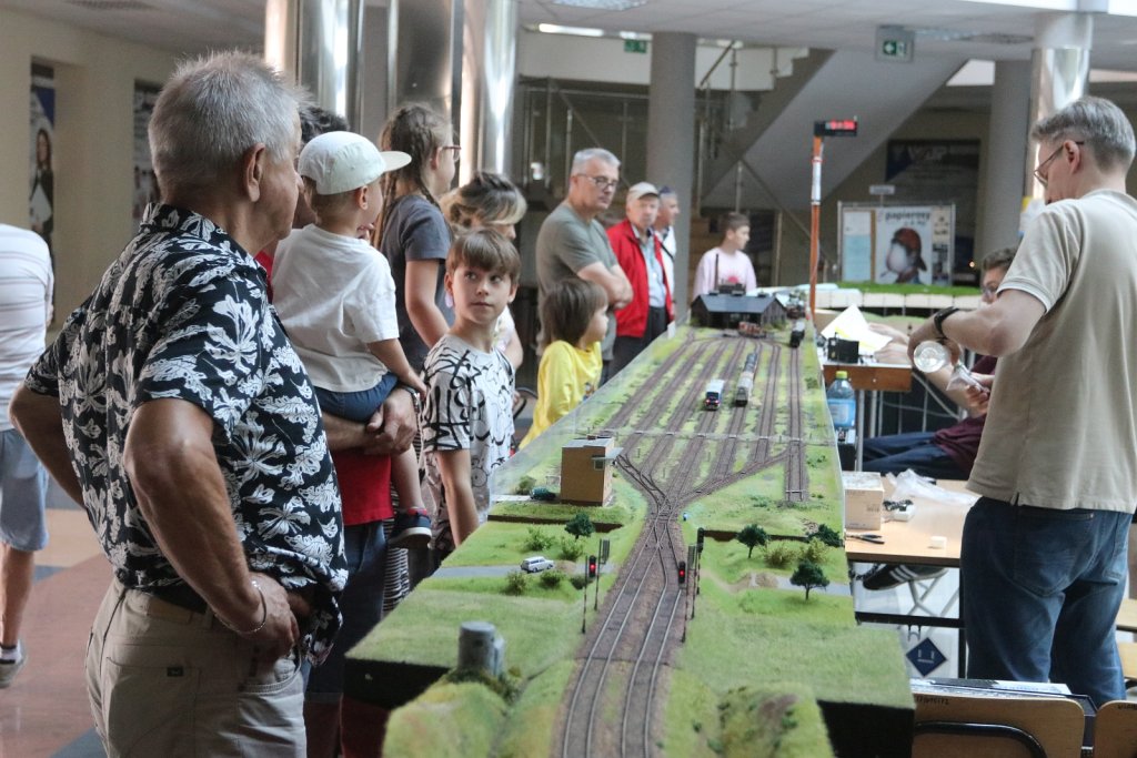 Od Pendolino po parowozy. Niezwykła makieta kolejowa w Ostrołęce [WIDEO, ZDJĘCIA]