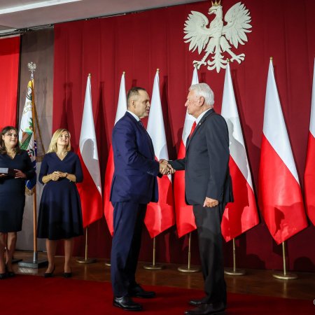 Order Orła Białego dla Krzysztofa Wyszkowskiego. Jego korzenie sięgają Ostrołęki [ZDJĘCIA]