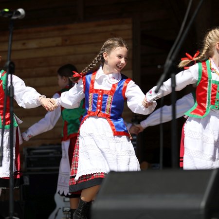 Tradycja i rock’n’roll w jednym! Tak Myszyniec świętował majowe uroczystości [WIDEO, ZDJĘCIA]