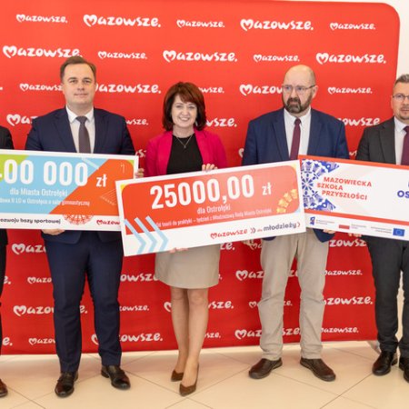 Milionowe wsparcie dla regionu ostrołęckiego. Pierwsze umowy w ramach programów Mazowsza podpisane