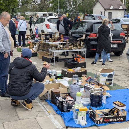 Magia wspomnień na stoiskach. Sprawdź, co można było upolować na Pchlim Targu w Ostrołęce [WIDEO, ZDJĘCIA]