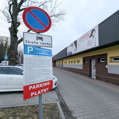 Parkujesz w tym miejscu w Ostrołęce? Lepiej pamiętaj o regulaminie