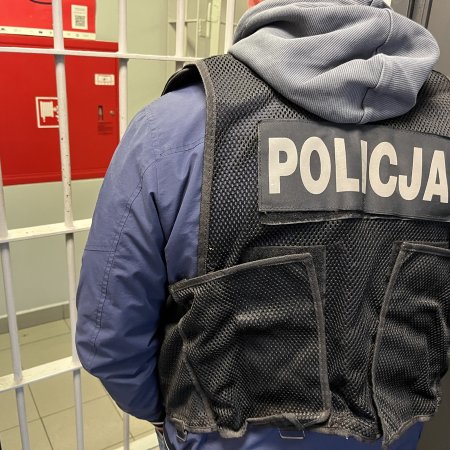 Mieszkaniec powiatu ostrołęckiego w rękach policji. Ukrywał się przed dwoma sądami