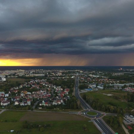 Kolejny dzień z alertem IMGW. Może zacząć się już w południe!