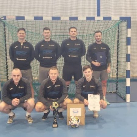 Ostrołęccy policjanci triumfują w Ciechanowie! Sukces piłkarski funkcjonariuszy