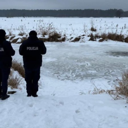 Śmiertelne zagrożenie. "Nie ma bezpiecznego lodu na naturalnym akwenie"