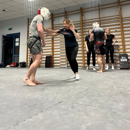 Determinacja i siła na macie: Kolejny trening kursu „Bądź bezpieczna” za nami [ZDJĘCIA]