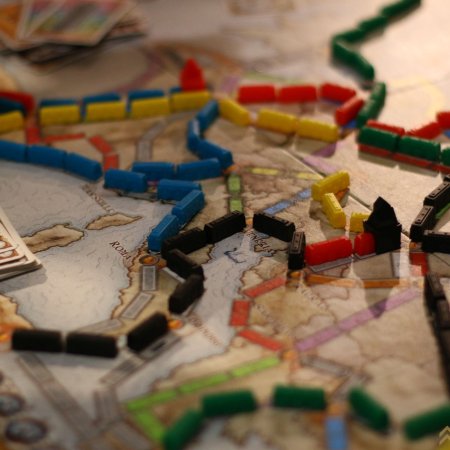 Kostki poszły w ruch! Tak wyglądało „Nocne granie” w ostrołęckim muzeum [ZDJĘCIA]