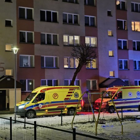 Dwa zespoły ratunkowe i policja na Reymonta. Tragiczny finał sobotniej interwencji
