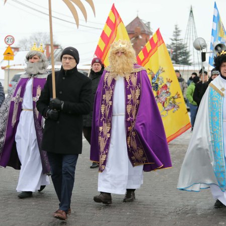 Orszak Trzech Króli przeszedł ulicami Myszyńca [WIDEO, ZDJĘCIA]