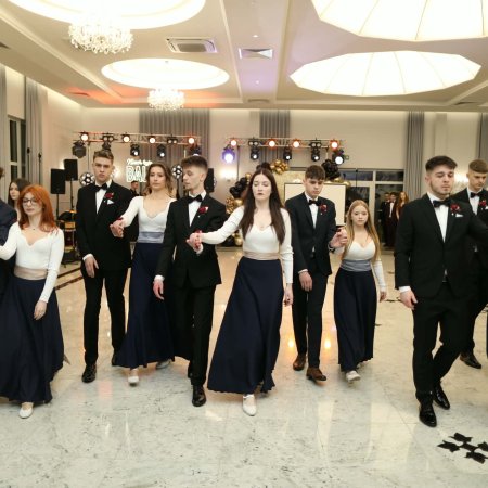 To jest ich noc! Wyjątkowa studniówka maturzystów ZSZ 1 Ostrołęka [WIDEO, ZDJĘCIA]