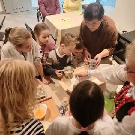 Tradycyjne smaki w Muzeum Kultury Kurpiowskiej. Warsztaty "Etnokuchnia" [ZDJĘCIA]