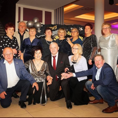 Seniorzy z gminy Rzekuń bawili się na balu w Pułtusku! [ZDJĘCIA]