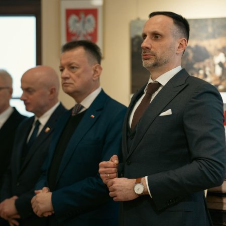 PiS chce przenosić instytucje z Warszawy. Poseł Kowalski: Ostrołęka może być siedzibą centralnej instytucji