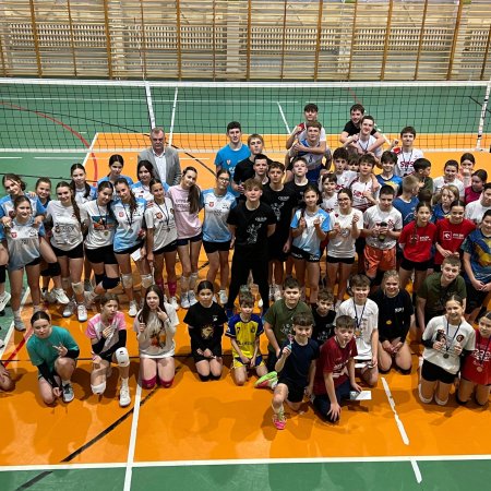 Walentynkowy turniej siatkówki w SP nr 5 [ZDJĘCIA] 