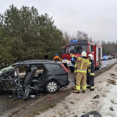 Tragiczny wypadek na drodze lokalnej. Jedna osoba nie żyje [ZDJĘCIA]