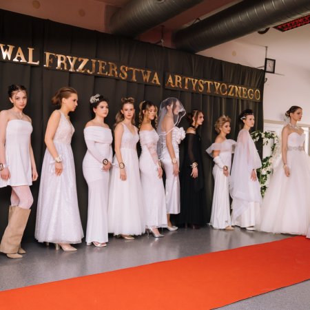 Magia ślubnych fryzur w ZSZ nr 2. XVII Festiwal Fryzjerstwa Artystycznego [ZDJĘCIA]