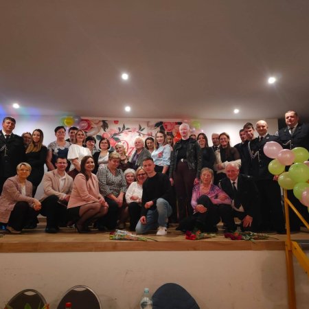 Dzień Kobiet w Jarnutach. Strażacy ugościli mieszkanki i gości [ZDJĘCIA]