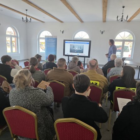 Warsztaty pt. „Decyzje lokalne a jakość powietrza” w gminie Czerwin. Radni i sołtysi o czystszym powietrzu [ZDJĘCIA]