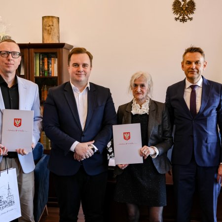 Pół wieku na bieżni i ponad 30 złotych medali. Ostrołęka doceniła Ewę Bartosik