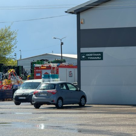 Pogodowy armagedon nad regionem! Wichura uszkodziła dach magazynu budowlanego [ZDJĘCIA]