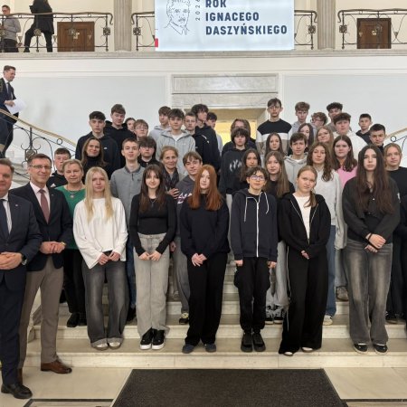 Zwiedzili Sejm z posłem Grabowskim. „Wspaniała młodzież to przyszłość Polski"