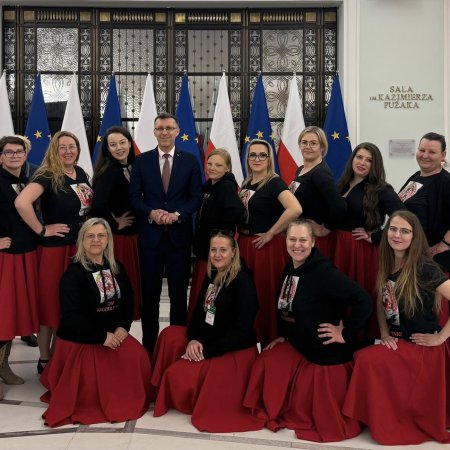 Kadzidlonki w Sejmie. Panie z KGW u posła Marcina Grabowskiego