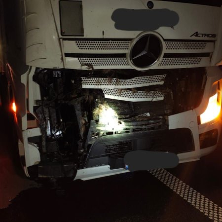 Kierująca ciężarówką nie miała szans na reakcję. Zderzenie z taką masą musiało mieć fatalny finał!