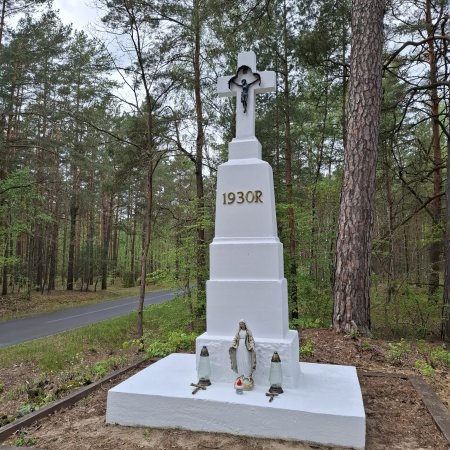 Mały wielki symbol Kadzidła. Odnowiono historyczny krzyż [ZDJĘCIA]