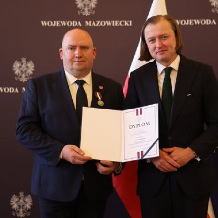Przewodniczący Rady Gminy Olszewo-Borki z prestiżowym odznaczeniem. Doceniono lata pracy! [ZDJĘCIA]