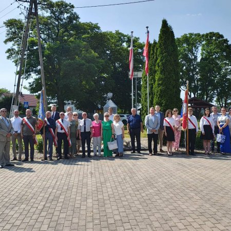 Przy obelisku i na modlitwie. Rozwory uczciły pamięć Sybiraków