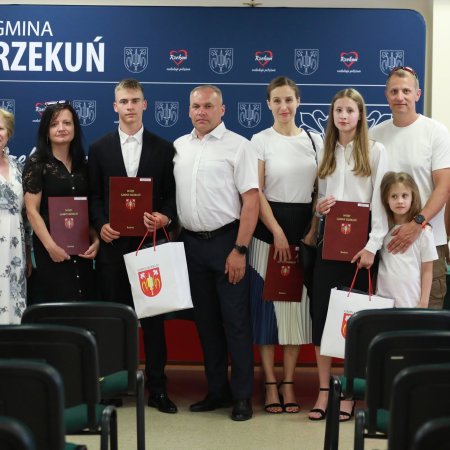 Najlepsi z najlepszych! Wójt Rzekunia nagrodził wybitnych uczniów i absolwentów [ZDJĘCIA]