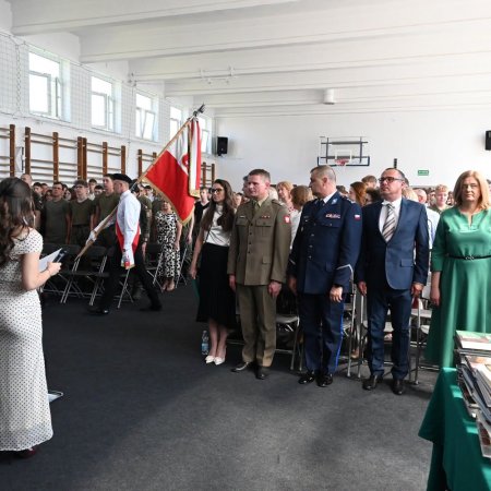 Uroczyste zakończenie roku szkolnego w ZSZ Nr 2 w Ostrołęce [ZDJĘCIA]