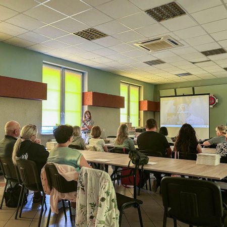 Jak reagować w sytuacji kryzysowej? Ruszyły szkolenia w Ostrołęce