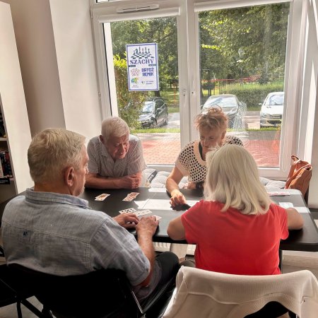 Biblioteka to nie tylko książki! Wspaniała inicjatywa dla seniorów na Wojtkach [ZDJĘCIA]
