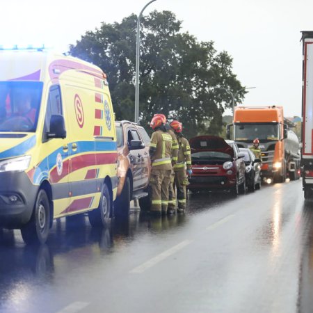Wypadek na moście w Ostrołęce i potężny korek. Znamy szczegóły [ZDJĘCIA]