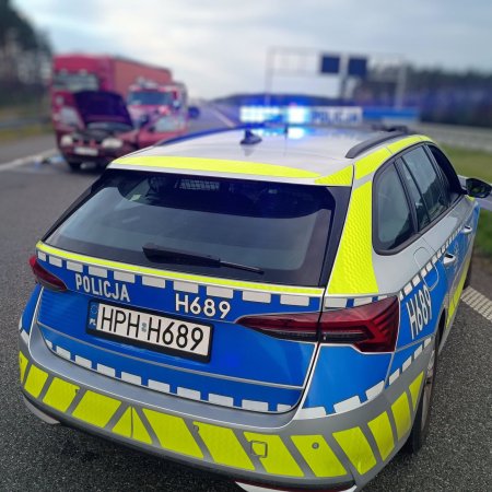 Tragiczny wypadek. Kierowca próbował uciec pieszo, jedna osoba zginęła [ZDJĘCIA]
